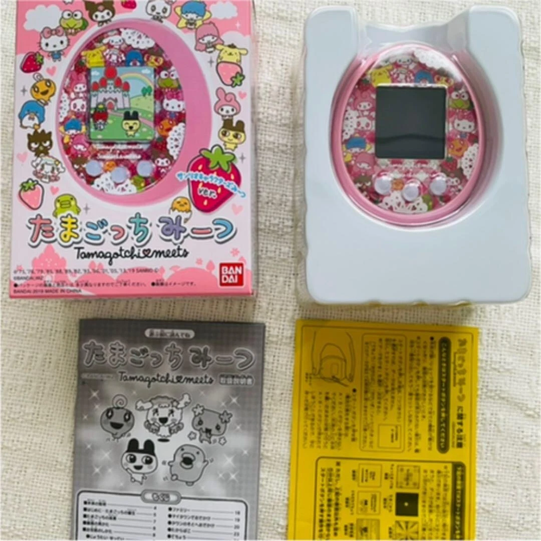 Tamagotchi Meets Sanrio Characters DX Red Bandai Boxed Used Good