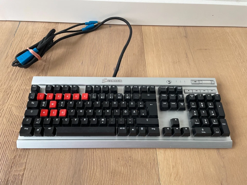 CORSAIR K60 RGB PRO TKL Mechanische Gaming-Tastatur Deutsch silber Keyboard