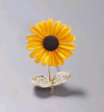 Bright Sunflower Crystal Brooch Pin   Alloy Stoving Varnish with Rhinestone Ship