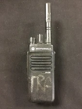 Motorola XPR 3300 UHF Walkie Talkie Radio *SOLD AS IS / PARTS ONLY (BAD BATTERY)