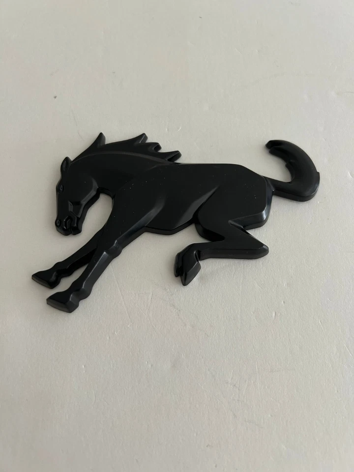 Guardabarros emblema negro mate caballo pony puerta trasera insignia de metal Ford Bucking Bronco Foto 3 de 4