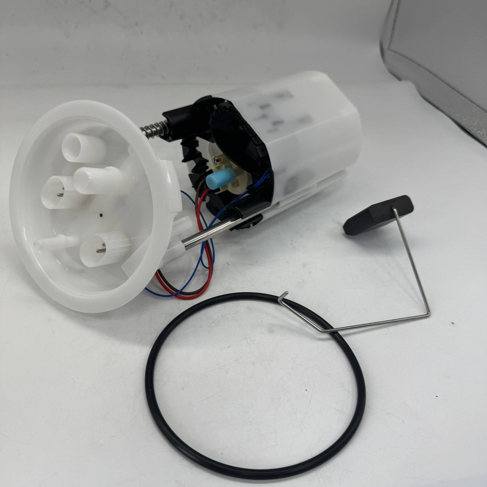 16147163298 BMW fuel pump image 3