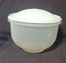 TUPPERWARE Large Lettuce Keeper Clear With Domed Mint Green Seal Lid No Spike