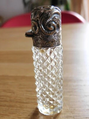 ancien flacon de parfum ou a sel bouchon argent - Photo 1/4