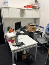 AMQ desk with overhead storage