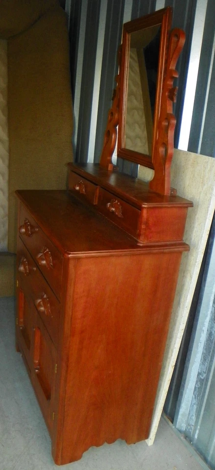 Cómoda victoriana de nogal macizo con espejo (DR60) Foto 4 de 4
