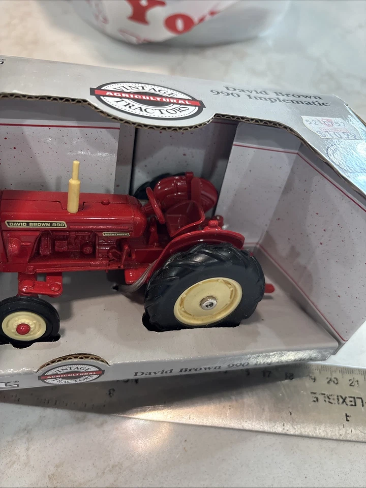 Case David Brown 990 Implematic Tractor ERTL 4180 1/32 scale - Image 3 of 4