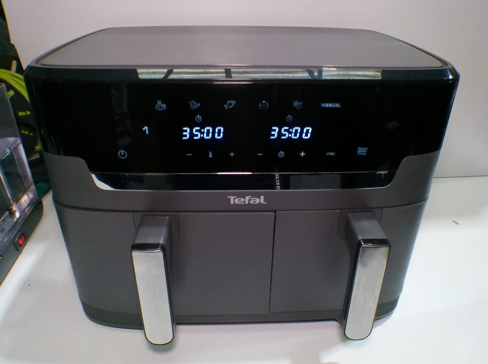 Tefal EY942BG0 Air Fryer Easy Fry Dual XXL 8L 2700w Java-Grey
Opens in a new window or tab