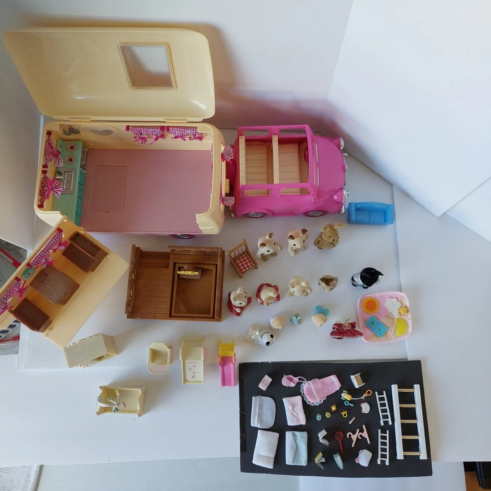 Calico Critters Lil Woodzeez Figures Happy Camper Playset Furniture Car Set LOT - Image 3 of 4