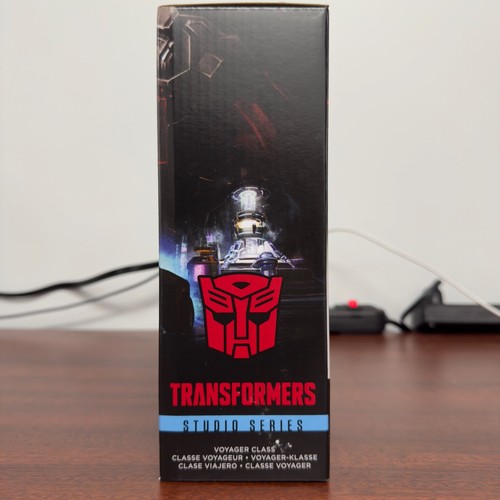 Transformers Studio Series Voyager Ironhide War for Cybertron - Free Shipping! - Picture 3 of 6