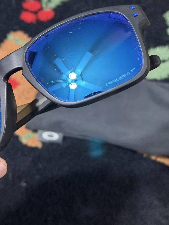 Gafas de sol Oakley Holbrook Mix Prizm zafiro lentes polarizadas para hombre - acero  Foto 3 de 4