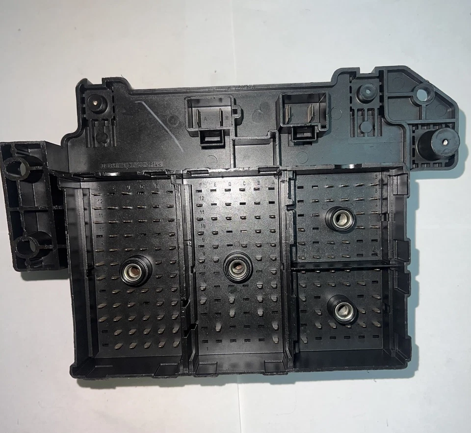 1999-2005 雪佛兰 S10 Blazer 发动机保险丝盒继电器接线 15328925 — 第 2/2 张图片