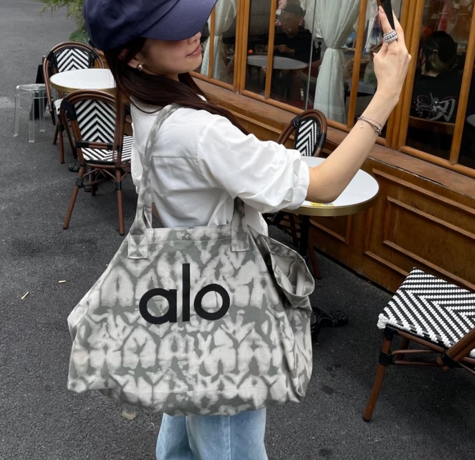 Alo Yoga Iconic Shopper Tote Bag Grey Tiedye Women W7066R 100