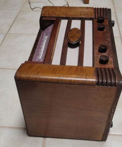 Rare Antique MCA - Minerva Broadcast & Shortwave Radio -- recapped & new speaker - Picture 2 of 6