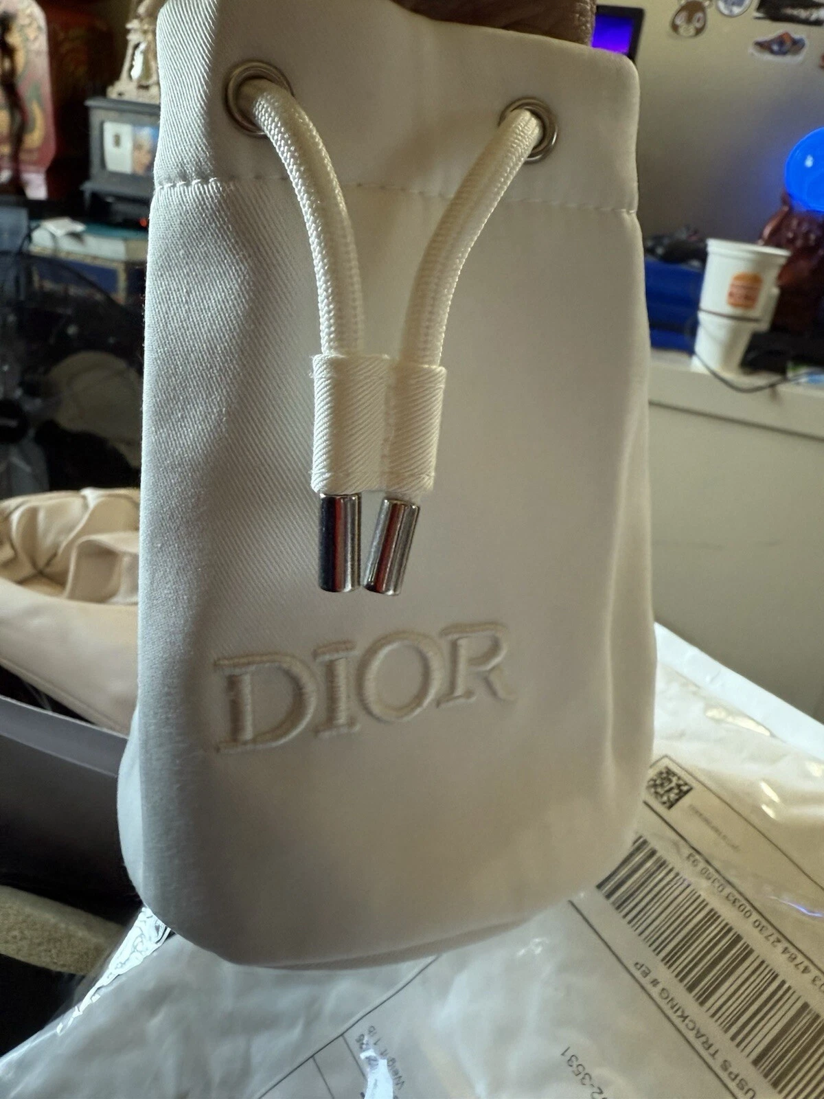 Pochette seau à cordon blanc Dior nouveauté sac