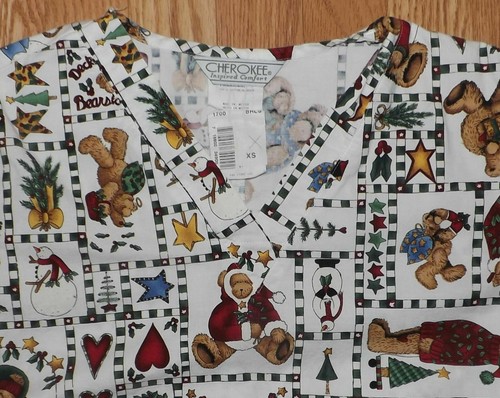 CHEROKEE INSPIRED COMFORT BEAR SIZE XS WOMEN NURSING MEDICAL HOLIDAY SCRUBS TOP