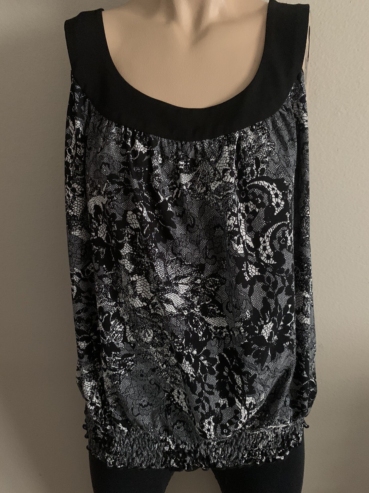 Picture 1 of 5