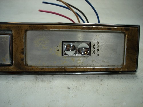 1987-1991 BUICK LESABRE OEM RH FRONT DOOR MOUNT ASHTRAY WINDOW SWITCH ASSEMBLY - Picture 7 of 9