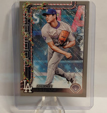 2025 Topps Holiday Shohei Ohtani #H1 Los Angeles Dodgers Holiday GLITTER 