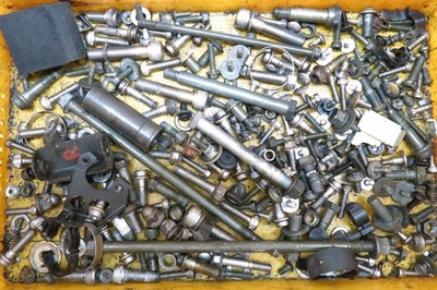 YAMAHA FJR 1300 RP04 2001-2002  original Schrauben Muttern + Kleinteile  268