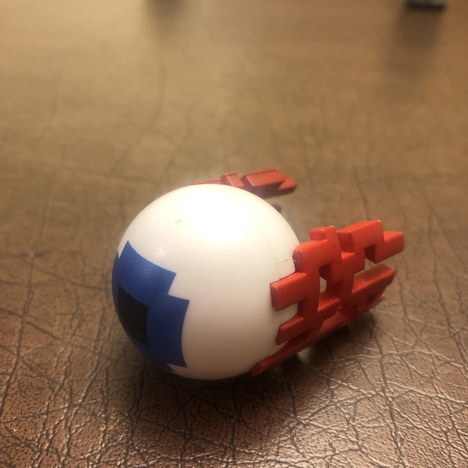 Lote de 4 figuras de acción Terraria World Pirate Eye of Cthulhu Skeleton Boss & Guide Foto 2 de 4