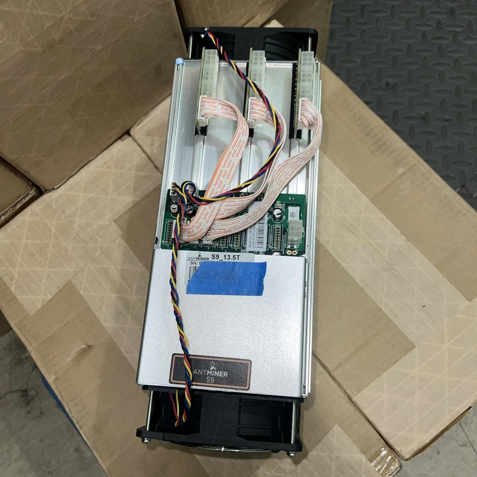 NUEVO sello de fábrica Bitmain Antminer S9 13.5T SHA256 1280W Asic Miner BTC BCC Foto 2 de 4