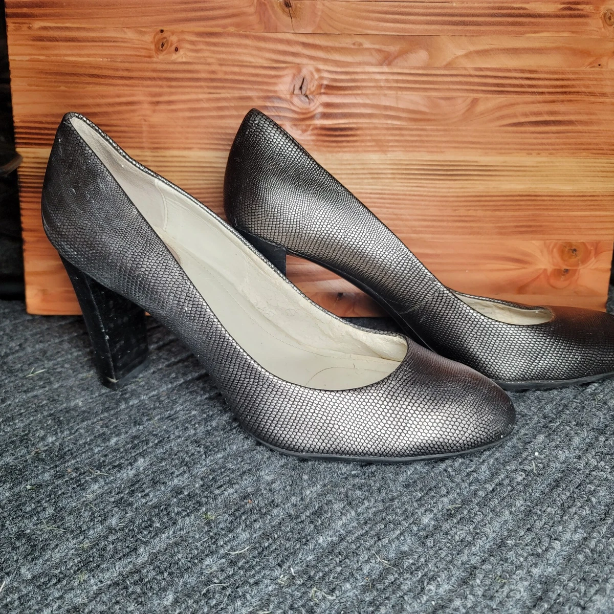 Calvin klein sales snakeskin pumps