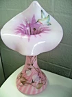 FENTON - LISA LUCAS (HP) ROSALENE HUMMINGBIRD/FLOWERS SPIRAL OPTIC JIP VASE