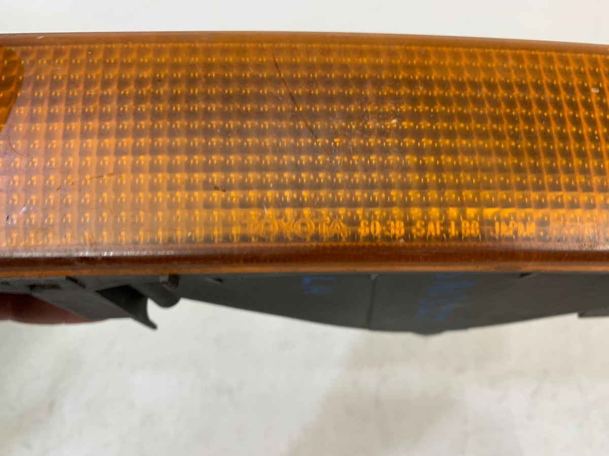 1991-1997 Toyota Landcruiser left driver turn signal light lamp