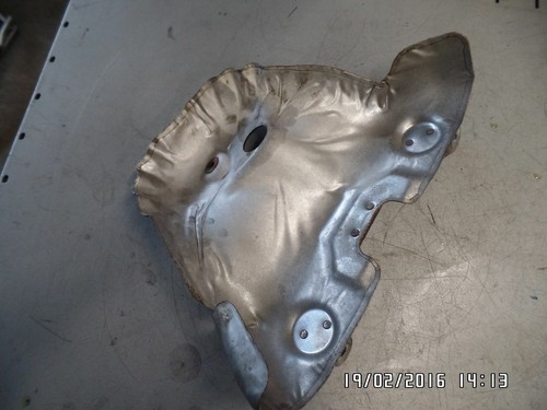 Opel Vectra Signum 2.2 direct Schutzblech Wärmeschutz Abgaskrümmer 9230956