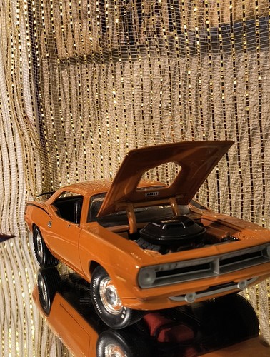 2016 ERTL,1971 Orange Cuda,Open Door ,Hood Features,Beast From The East - Picture 3 of 16