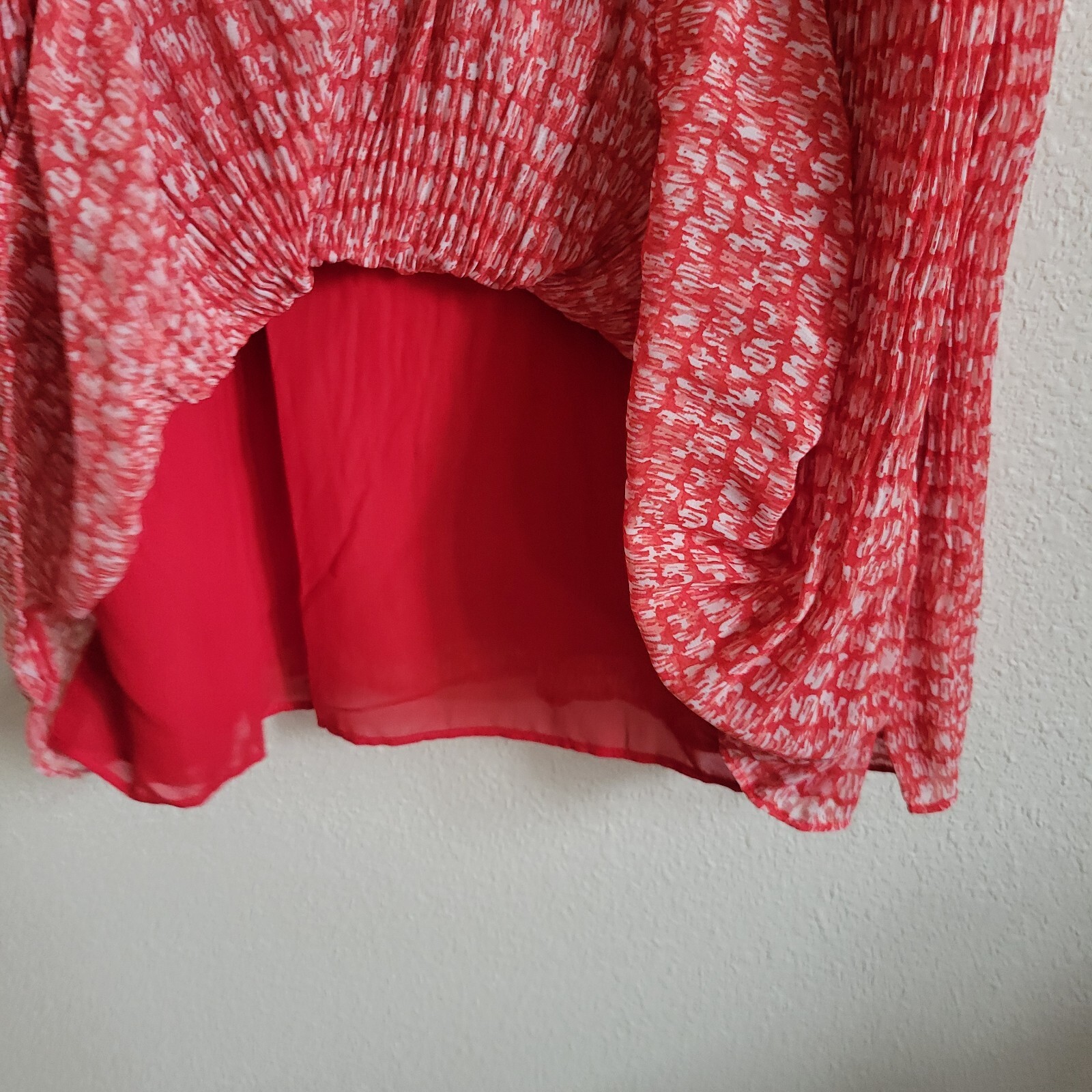 Max Studio Red and White Patterned Sleeveless Blo… - image 4