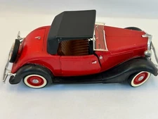 1/18 Solido, Ford V8 Echelle Roadster,  RED