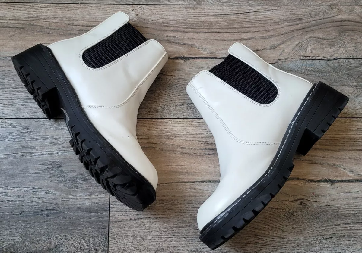 Forever 21 White Combat Boots Fashion Chunky Boots Size 7 WOMEN S VGUC