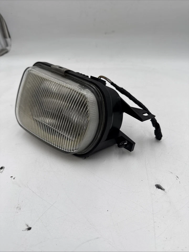 Faro antiniebla derecho Mercedes SLK230 2001 151000-00 OEM Foto 2 de 4