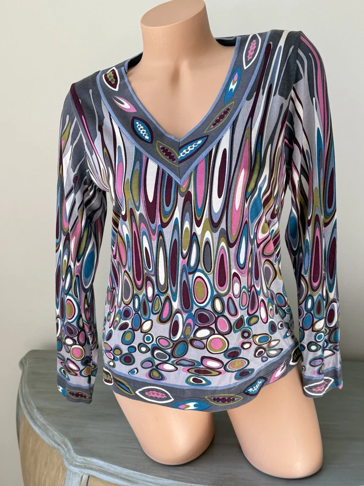 Blusa Lynn Ritchie malha gola V mistura de seda feminina tamanho M média estampa artística longa Slv - Imagem 3 de 4