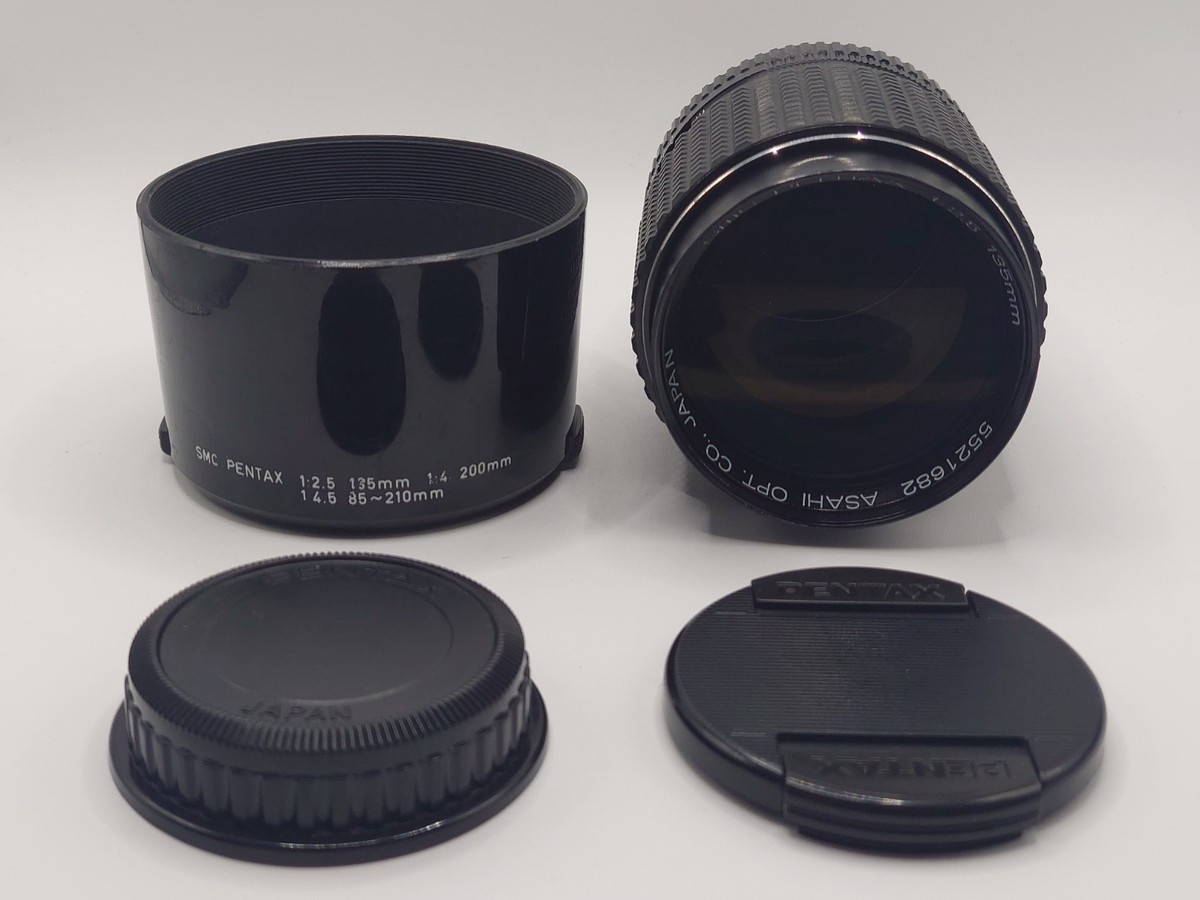 SMC Pentax 135mm F2.5 MF Telephoto Lens K mount with Hood, listed