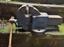 Vintage Record No. 22 Engineers 4 1/2 " Jaw Bench Vice 22