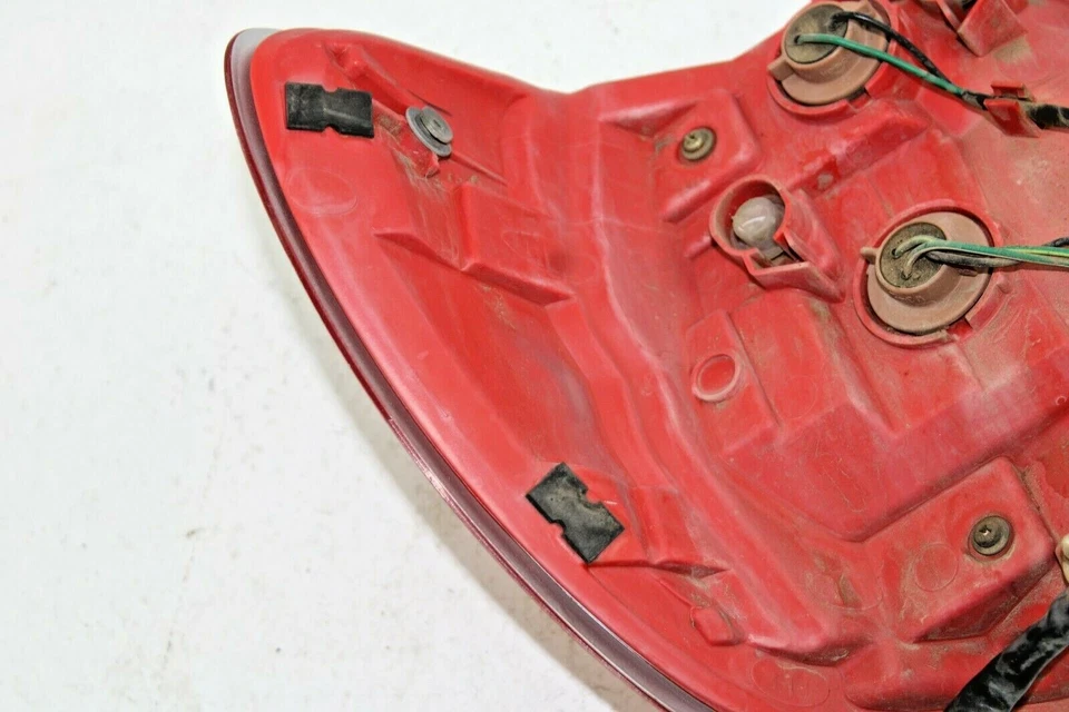 SAAB 92X 92x 9-2x 2005-06 vagón lado derecho pasajero luz de freno trasero OEM Foto 4 de 4