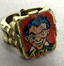 VTG 1960s Vari-Vue Joker Flicker Ring Batman