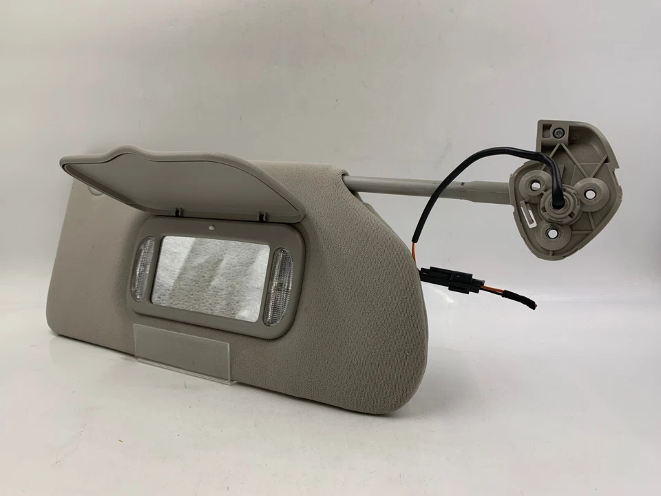 Parasol para pasajeros Cadillac DTS 2006-2007 iluminación gris OEM A01B19053 Foto 4 de 4