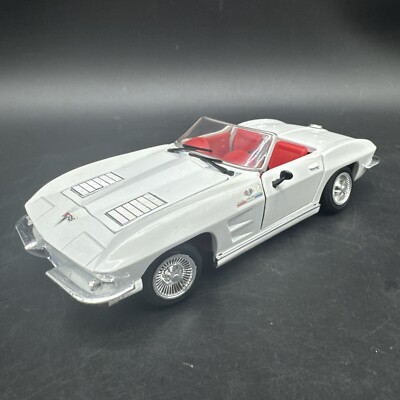 Revell Corvette Stingray 1/24 White