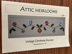 Attic Heirlooms Vintage Christmas Runner Pattern Appliqué Embroidery 