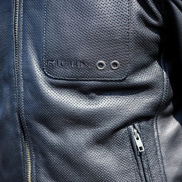 Black, photo 8 of 11