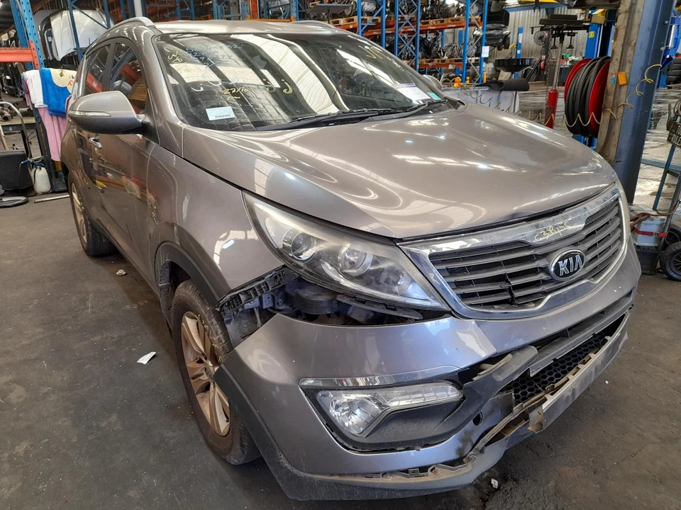 KIA SPORTAGE LEFT GUARD SL, NON REPEATER LAMP TYPE, 05/10-10/15 - image 4 of 4