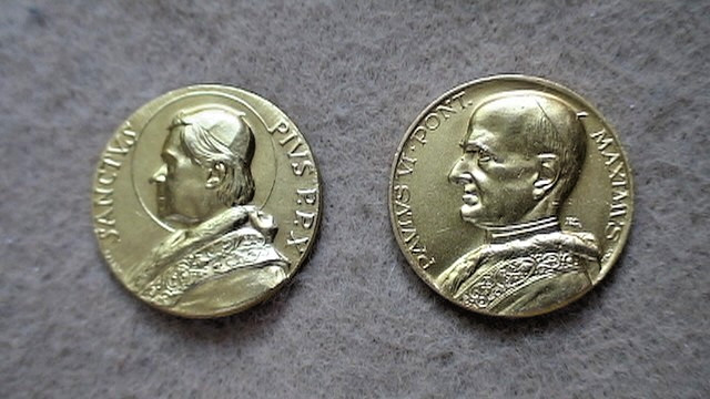 Vintage Pope Paul VI and Pope Pius X Gold Plated Medallions ; T1