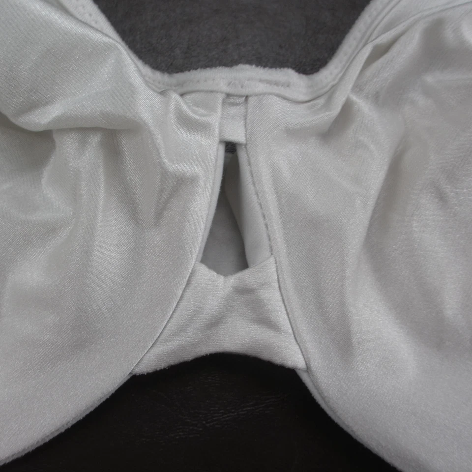 Hanes Bra Size 42D White Unlined Underwire Adjustable Clasp Back - Image 3 of 4