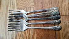 6 ANTIQUE VINTAGE COLLECTIBLE FORKS 6" WM ROGERS MFG CO SILVER PLATE