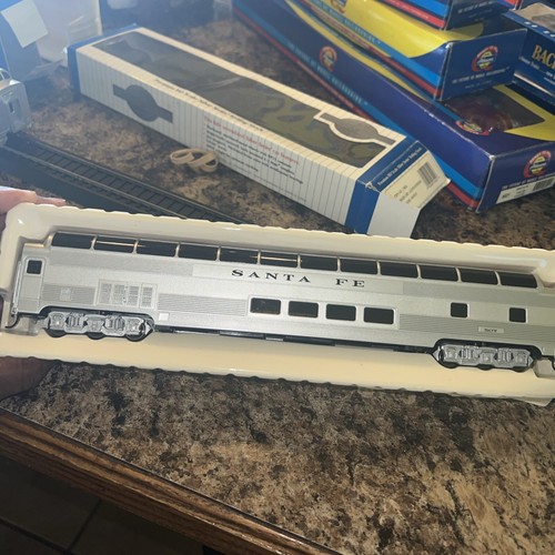 bachmann spectrum ho passenger cars. Santa Fe. Lighted Interior. eBay