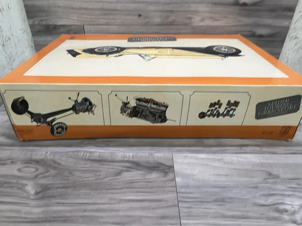 De colección Pocher Alfa Romeo Spider Touring Gran Sport Kit Escala 1:8 K73 - SELLADO Foto 3 de 4